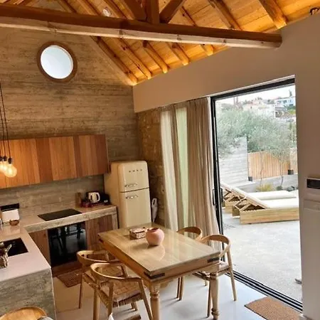 Вилла Mikro1890 Mesoyi